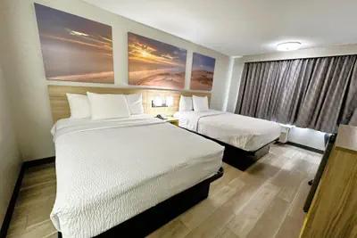 Photo 2 - Days Inn by Wyndham Holland