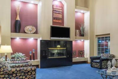 Photo 2 - Ramada by Wyndham Springfield North