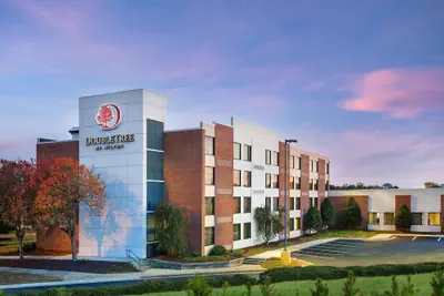 Photo 2 - DoubleTree by Hilton Hotel Rocky Mount