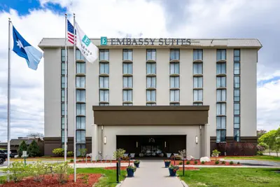 Photo 2 - Embassy Suites by Hilton Minneapolis Bloomington Edina