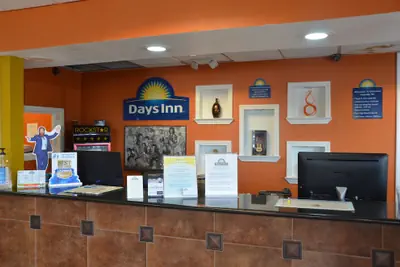 Photo 3 - Days Inn by Wyndham Nashville Airport