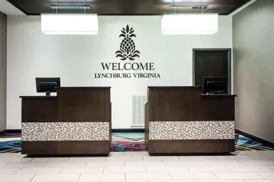 Photo 5 - La Quinta Inn & Suites by Wyndham Lynchburg at Liberty Univ.