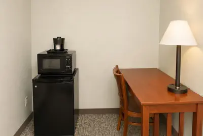 Photo 2 - Travelodge by Wyndham Rapid City/Black Hills