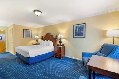 Photo 2 - Best Western White House Inn
