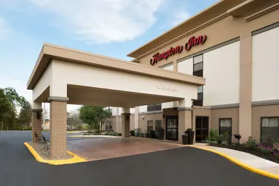 Photo 2 - Hampton Inn Battle Creek