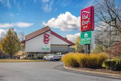 Photo 2 - Red Roof Inn Buffalo - Niagara Airport