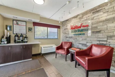 Photo 4 - Red Roof Inn Buffalo - Niagara Airport