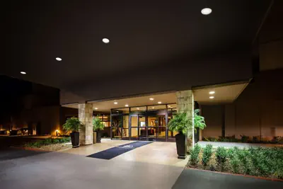 Photo 4 - DoubleTree by Hilton San Francisco Airport