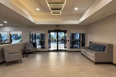 Photo 5 - Quality Inn & Suites Baton Rouge West – Port Allen