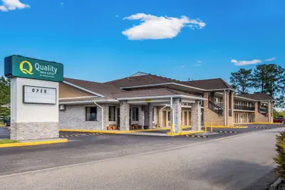 Photo 2 - Quality Inn & Suites Suffolk West