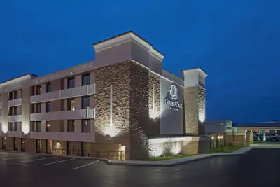 Photo 2 - DoubleTree by Hilton Schenectady Downtown