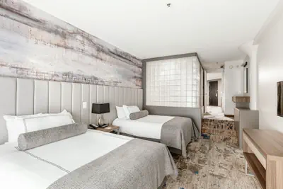 Photo 4 - Atheneum Suite Hotel