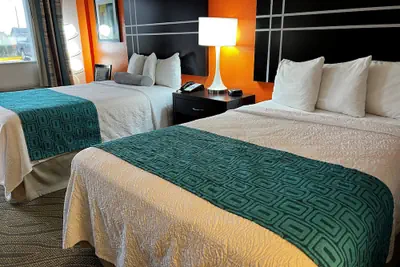 Photo 3 - Howard Johnson by Wyndham Houston Heights/Downtown