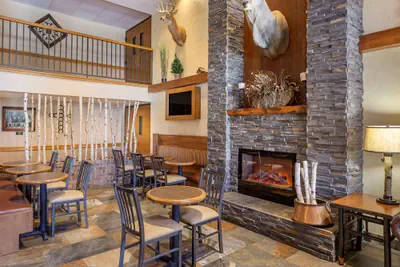 Photo 3 - Comfort Inn at Thousand Hills