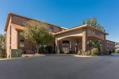 Photo 2 - Comfort Inn at Thousand Hills