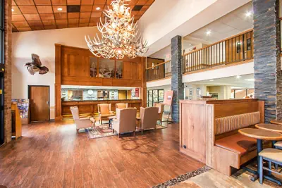 Photo 5 - Comfort Inn at Thousand Hills