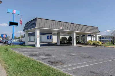 Photo 2 - Motel 6 Staunton, VA