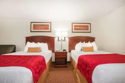 Photo 4 - Ramada by Wyndham Enid