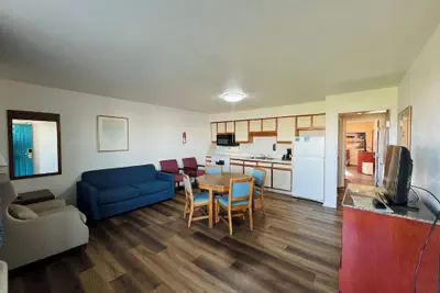 Photo 5 - Mariner Inn and Suites