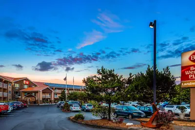 Photo 2 - Best Western Plus Landmark Inn