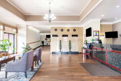 Photo 3 - Best Western Cascadia Inn