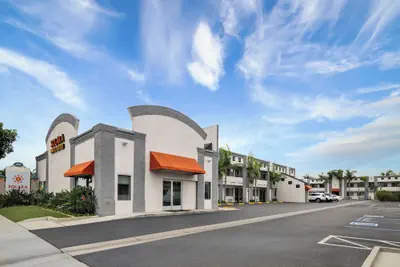 Photo 2 - Solara Inn and Suites