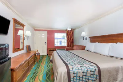 Photo 5 - Days Inn by Wyndham Virginia Beach Town Center