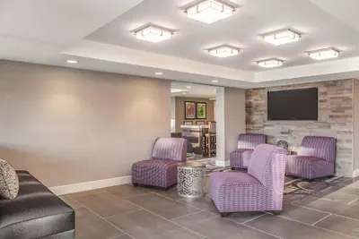 Photo 3 - La Quinta Inn & Suites by Wyndham Columbia / Fort Meade
