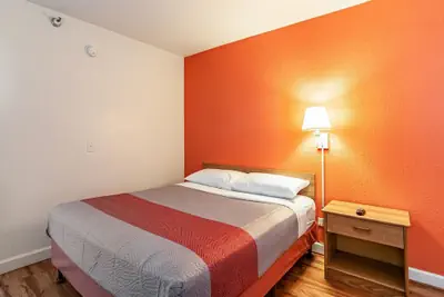 Photo 5 - Motel 6 Naperville, IL
