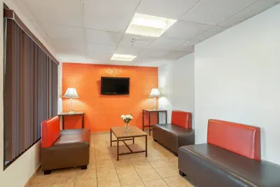 Photo 4 - Motel 6 Naperville, IL