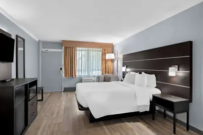 Photo 5 - SureStay Plus Hotel by Best Western Brandywine Valley