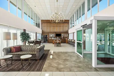 Photo 3 - SureStay Plus Hotel by Best Western Brandywine Valley