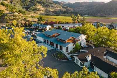 Photo 2 - Calistoga Motor Lodge and Spa