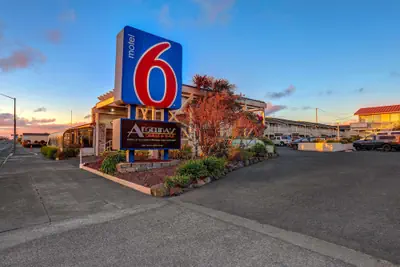 Photo 2 - Motel 6 Fort Bragg, CA