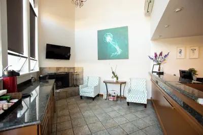 Photo 3 - Munras Inn