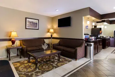 Photo 5 - Best Western Crossroads Inn