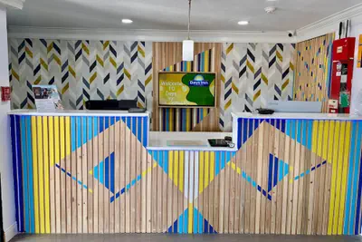 Photo 5 - Days Inn by Wyndham Gonzales