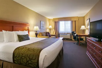 Photo 2 - Best Western Plus Kennewick Inn