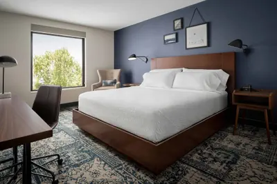 Photo 5 - Four Points by Sheraton Anchorage Downtown