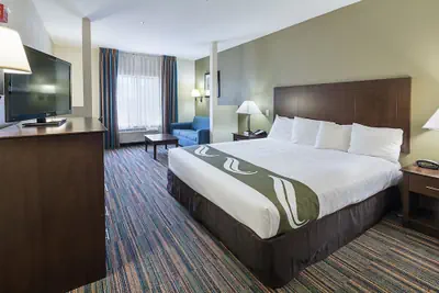 Photo 2 - Quality Suites Temple I-35