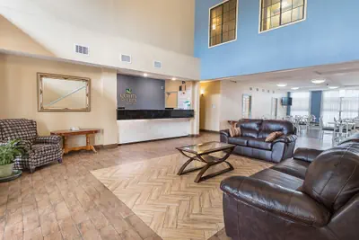 Photo 3 - Quality Suites Temple I-35