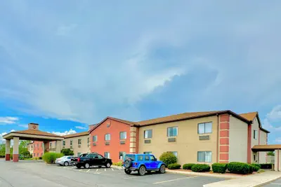 Photo 2 - FairBridge Inn & Suites Batavia - Darien Amusement Park