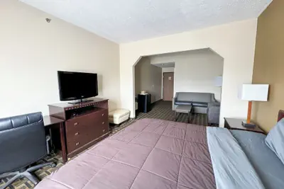 Photo 4 - FairBridge Inn & Suites Batavia - Darien Amusement Park