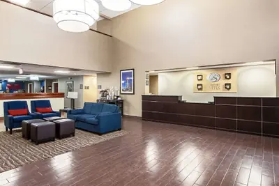 Photo 4 - Comfort Suites Knoxville Airport