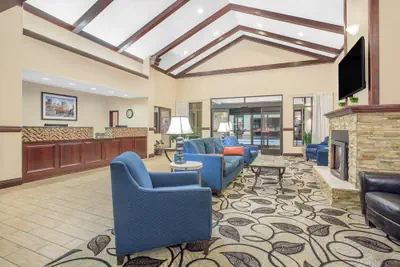 Photo 5 - Ramada by Wyndham Denver International Airport