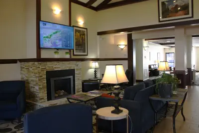 Photo 3 - Ramada by Wyndham Denver International Airport