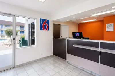 Photo 3 - Motel 6 Yreka, CA
