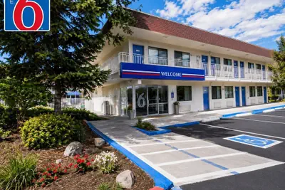 Photo 2 - Motel 6 Yreka, CA