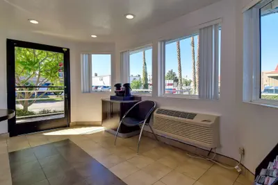 Photo 4 - Motel 6 Riverside, CA - South