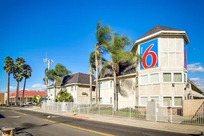 Photo 2 - Motel 6 Riverside, CA - South